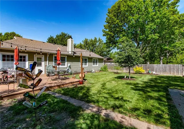 4th image of 3817 Stetson Dr, Lawrence, KS 66049 | MLS# 2632651