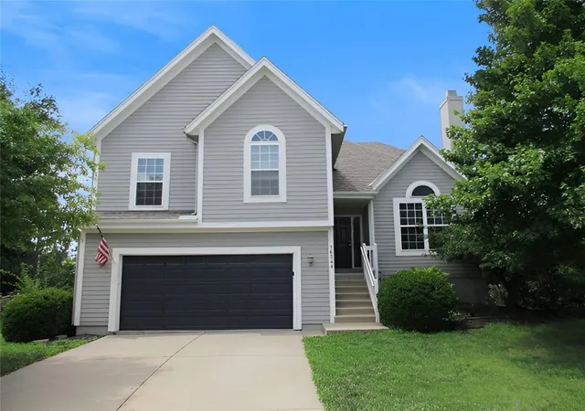 Photo 2 of Sale Pending at 16344 S Central St, Olathe, KS 66062 | MLS# 2632653 | Listing updated on 2026-08-26