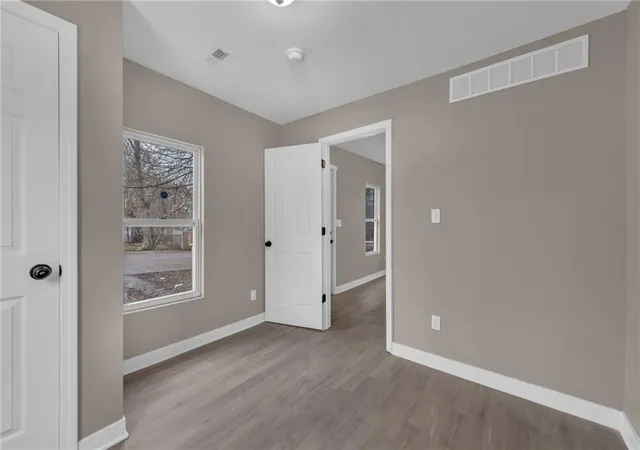 Photo 4 of Sale Pending at 1420 S Appleton Ave, Independence, MO 64052 | MLS# 2632663 | Listing updated on 2026-08-24