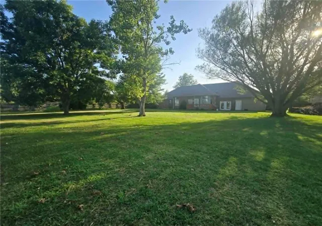 3rd image of 2011 E Epicurean Dr, Clinton, MO 64735 | MLS# 2632666