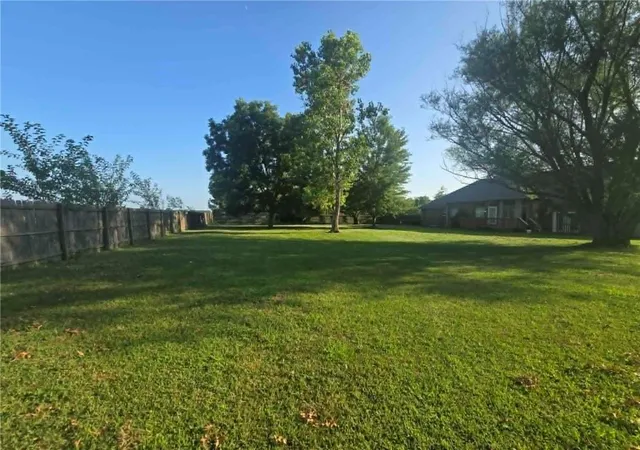 4th image of 2011 E Epicurean Dr, Clinton, MO 64735 | MLS# 2632666