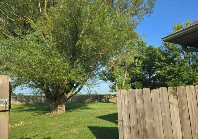 5th image of 2011 E Epicurean Dr, Clinton, MO 64735 | MLS# 2632666