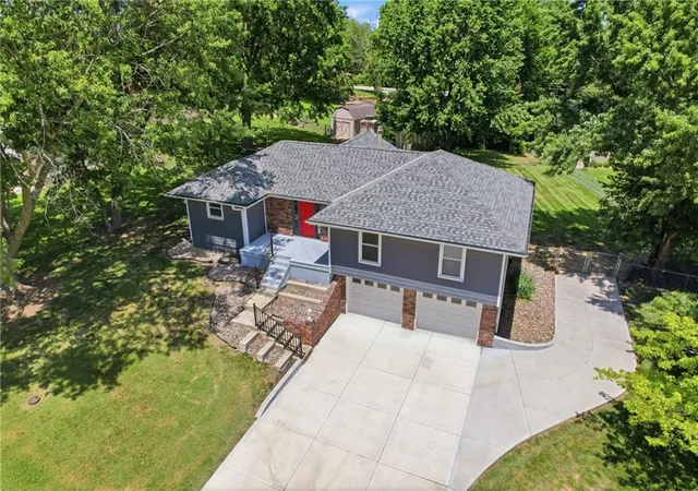 1st image of 21222 W 70th St, Shawnee, KS 66218 | MLS# 2632683