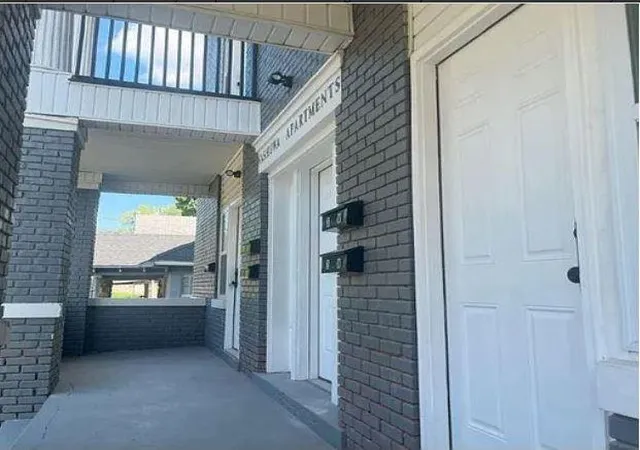 Listing Photo 3 - Condo for sale in building located at 2305 E 37th St, Kansas City, MO 64109