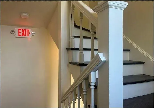 Listing Photo 2 - Condo for sale in building located at 2305 E 37th St, Kansas City, MO 64109 - Unit #