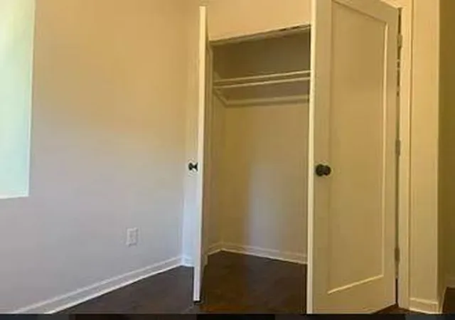 8th image of 2305 E 37th St, Kansas City, MO 64109 | MLS# 2632689