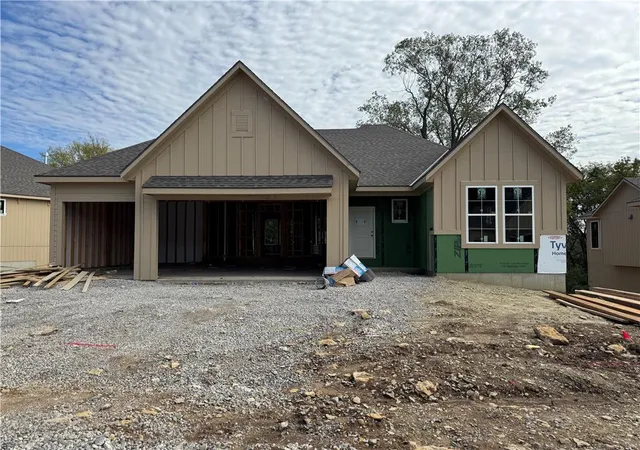 Photo 2 of Single family home for sale at 12201 S Emerald St, Olathe, KS 66061 | MLS# 2632693 | Listing updated on 2026-10-21