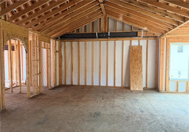 Photo 4 of Single family home for sale at 12201 S Emerald St, Olathe, KS 66061 | MLS# 2632693 | Listing updated on 2026-10-07
