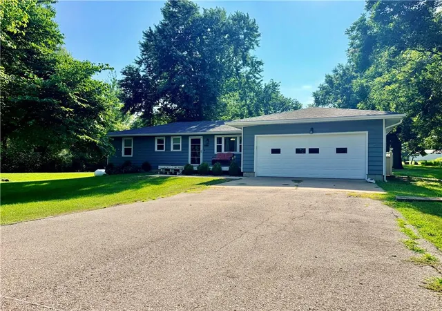 1st image of 412 Nw 21 Rd, Warrensburg, MO 64093 | MLS# 2632704