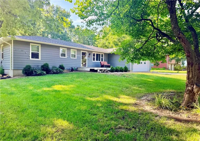 2nd image of 412 Nw 21 Rd, Warrensburg, MO 64093 | MLS# 2632704