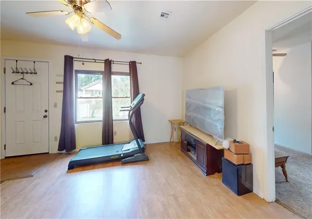 4th image of 1418 N Cedar St, Nevada, MO 64772 | MLS# 2632705