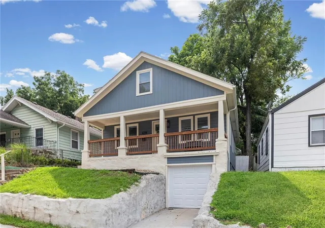 Photo 3 of Single family home for sale at 4516 Mercier St, Kansas City, MO 64111 | MLS# 2632708 | Listing updated on 2026-09-27