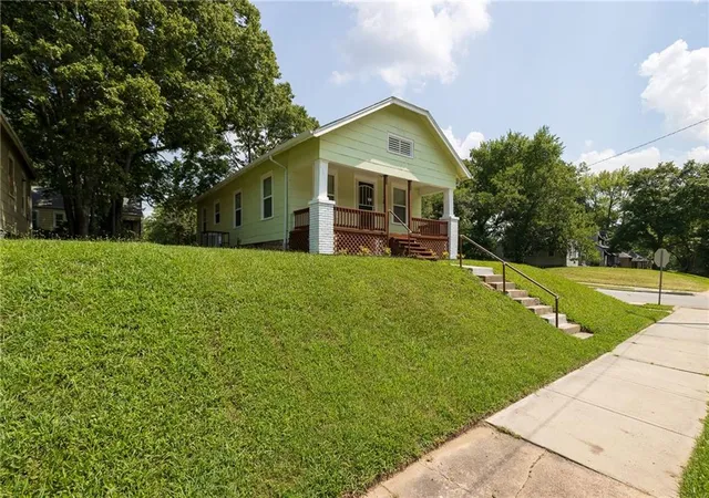 Photo 3 of Sale Pending at 3220 E 68th Street, Kansas City, MO 64132 | MLS# 2632709 | Listing updated on 2026-07-29