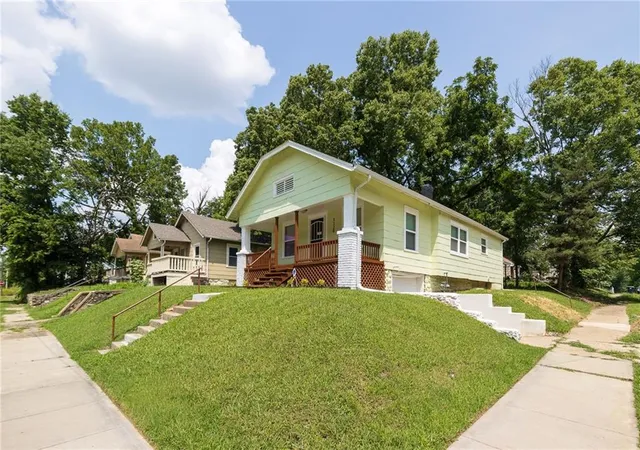 Photo 5 of Sale Pending at 3220 E 68th Street, Kansas City, MO 64132 | MLS# 2632709 | Listing updated on 2026-07-29