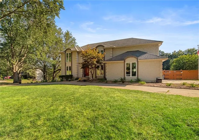 Photo 4 of Single family home for sale at 4104 SW Hickory Ln, Blue Springs, MO 64015 | MLS# 2632710 | Listing updated on 2026-10-08