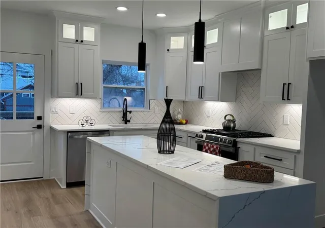 Photo 1 of Single family home for sale at 2019 Summit St, Kansas City, MO 64108 | MLS# 2632731 | Listing updated on 2026-09-17