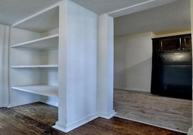 Listing Photo 4 - Condo for sale in building located at 2912 Lockridge St, Kansas City, MO 64128