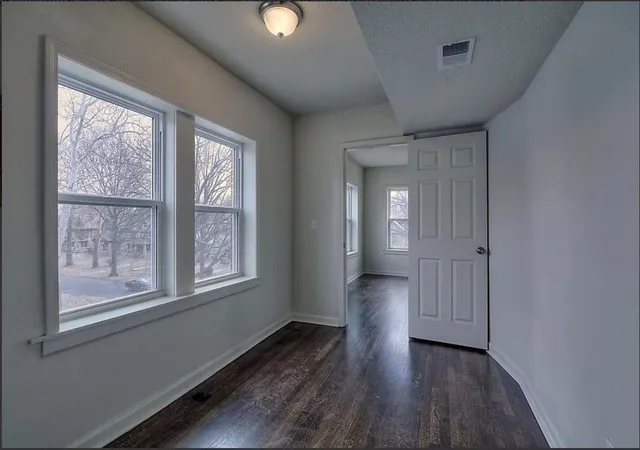 Listing Photo 5 - Condo for sale in building located at 2912 Lockridge St, Kansas City, MO 64128