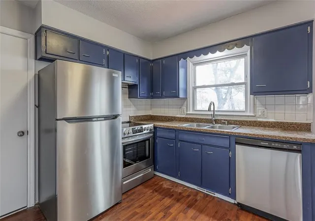 Photo 2 of Single family home for sale at 613 Ne Corder St, Lees Summit, MO 64063 | MLS# 2632739 | Listing updated on 2026-07-22