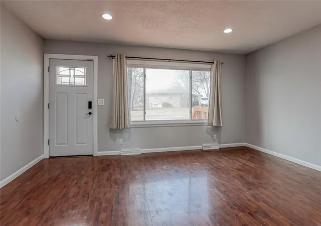 Photo 3 of Single family home for sale at 613 Ne Corder St, Lees Summit, MO 64063 | MLS# 2632739 | Listing updated on 2026-07-22