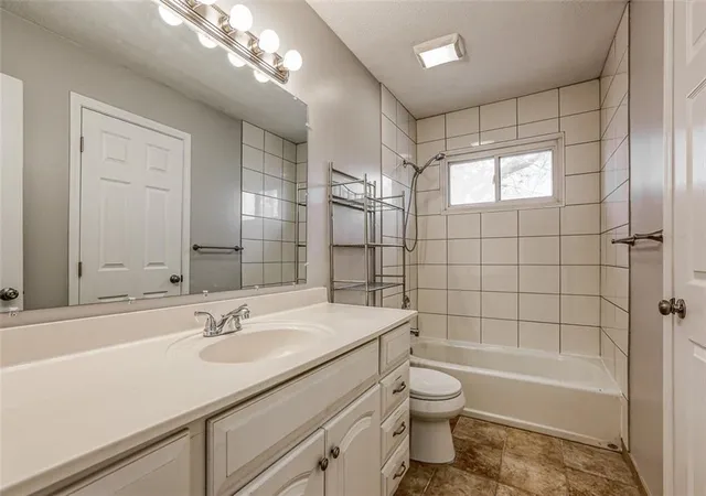 Photo 3 of Single family home for sale at 613 NE Corder St, Lees Summit, MO 64063 | MLS# 2632739 | Listing updated on 2026-07-22
