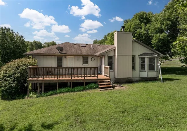 2nd image of 5 Se Hilltop Terrace Rd, St Joseph, MO 64507 | MLS# 2632741