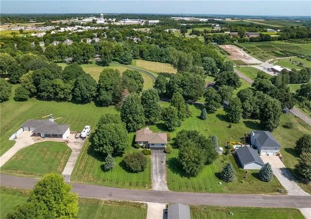 Photo 3 of Single family home for sale at 5 SE Hilltop Ter Rd, St Joseph, MO 64507 | MLS# 2632741 | Listing updated on 2026-08-28