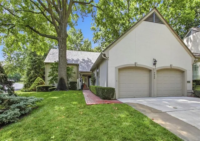 Single family home for sale at 7930 Bristol Ct, Prairie Village, KS 66208 | MLS# 2632746