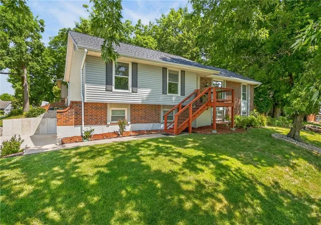 Photo 1 of Single family home for sale at 7401 N Strathbury Ave, Kansas City, MO 64151 | MLS# 2632755 | Listing updated on 2026-08-29