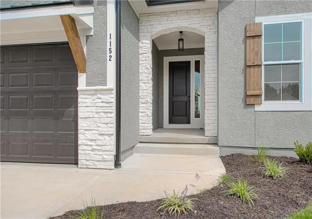 Photo 2 of Single family home for sale at 1152 Sw Whitby Dr, Raymore, MO 64083 | MLS# 2632758 | Listing updated on 2026-10-06