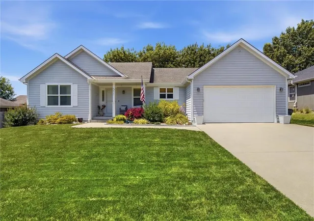 1st image of 511 N Rebecca Ln, Lawrence, KS 66044 | MLS# 2632760