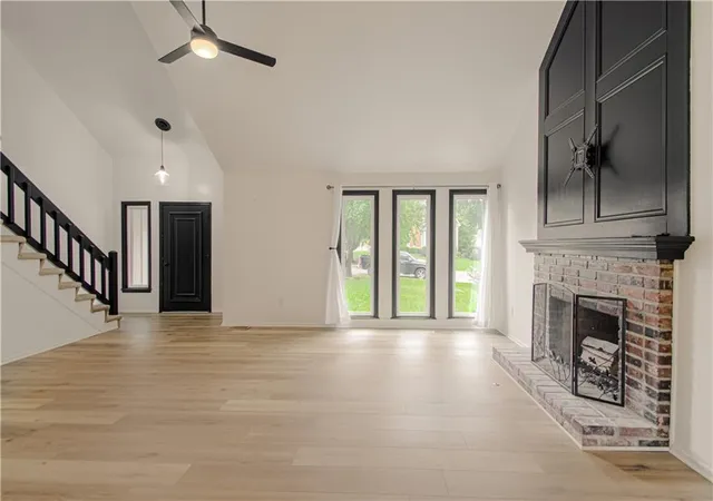 Photo 3 of Single family home for sale at 5624 N Gladstone Pl, Gladstone, MO 64119 | MLS# 2632761 | Listing updated on 2026-10-07