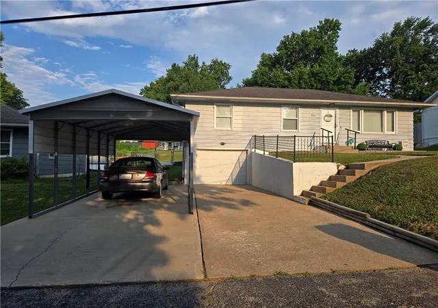 3rd image of 607 May St, Wellington, MO 64097 | MLS# 2632768