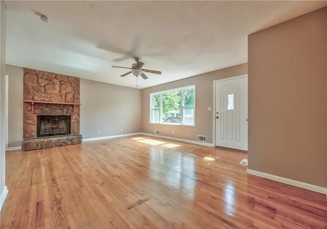 3rd image of 5226 Garner Ln, Shawnee, KS 66203 | MLS# 2632777