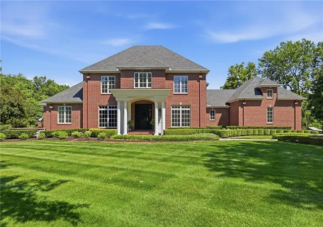 Photo 3 of Sale Pending at 15650 Ess Rd, Kansas City, MO 64136 | MLS# 2632781 | Listing updated on 2026-09-18