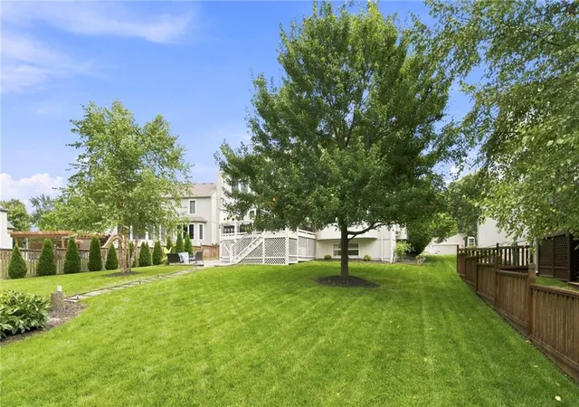 3rd image of 15662 S Blackfeather St, Olathe, KS 66062 | MLS# 2632787