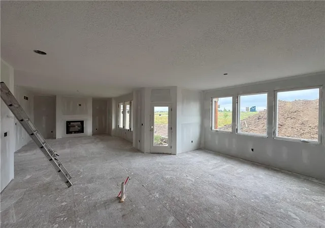 Photo 3 of Sale Pending at 17470 W 169th Terrace, Olathe, KS 66062 | MLS# 2632789 | Listing updated on 2026-10-12