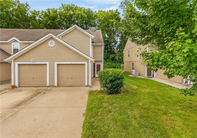 Photo 1 of Townhouse for sale at 15521 E 48th Street, Kansas City, MO 64136 | MLS# 2632790 | Listing updated on 2026-07-31