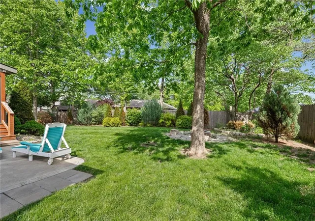 Photo 3 of Sale Pending at 8119 NW Venita St, Kansas City, MO 64152 | MLS# 2632794 | Listing updated on 2026-08-25