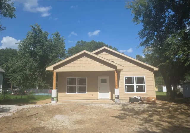1st image of 733 N Oak St, Ottawa, KS 66067 | MLS# 2632797