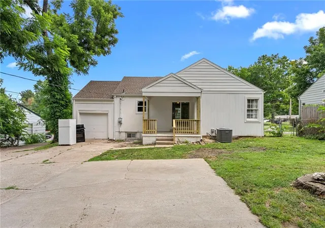 Photo 23 of Single family home for sale at 6804 Raytown Rd, Raytown, MO 64133 | MLS# 2632799 | Listing updated on 2026-08-15