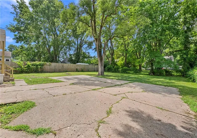 Photo 4 of Single family home for sale at 6804 Raytown Rd, Raytown, MO 64133 | MLS# 2632799 | Listing updated on 2026-08-15