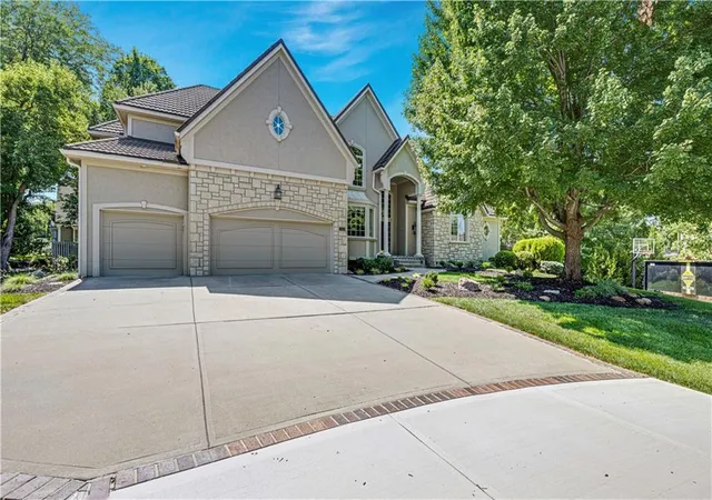 Photo 2 of Single family home for sale at 10853 S Cedar Niles Cir, Olathe, KS 66061 | MLS# 2632800 | Listing updated on 2026-07-22