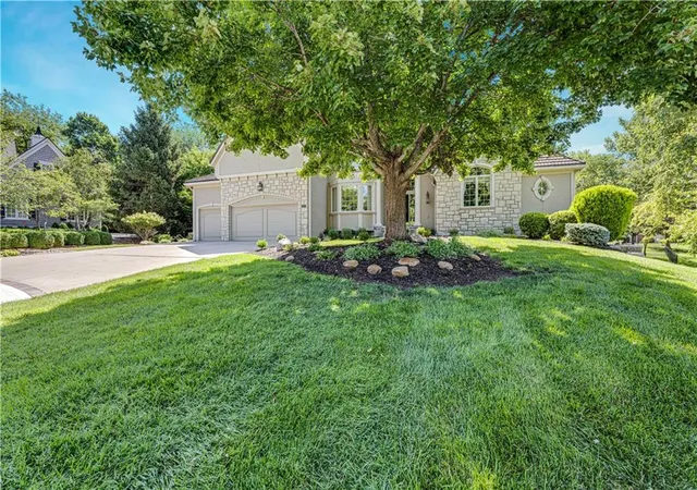 Photo 3 of Single family home for sale at 10853 S Cedar Niles Cir, Olathe, KS 66061 | MLS# 2632800 | Listing updated on 2026-07-22