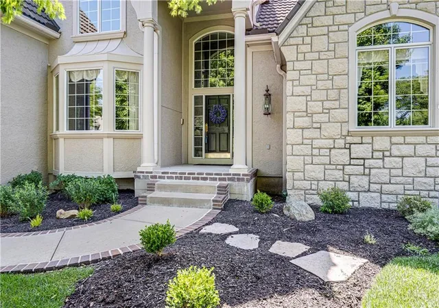 Photo 3 of Single family home for sale at 10853 S Cedar Niles Cir, Olathe, KS 66061 | MLS# 2632800 | Listing updated on 2026-07-22