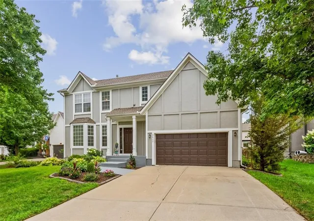 Photo 2 of Sale Pending at 2617 W Whitney St, Olathe, KS 66061 | MLS# 2632805 | Listing updated on 2026-08-21