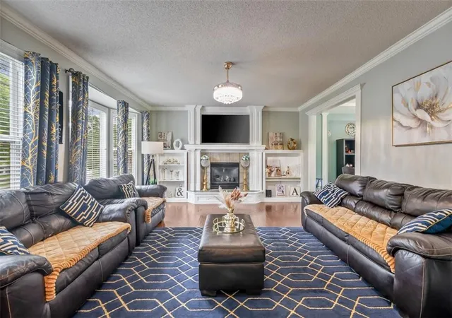Photo 4 of Sale Pending at 2617 W Whitney St, Olathe, KS 66061 | MLS# 2632805 | Listing updated on 2026-08-21