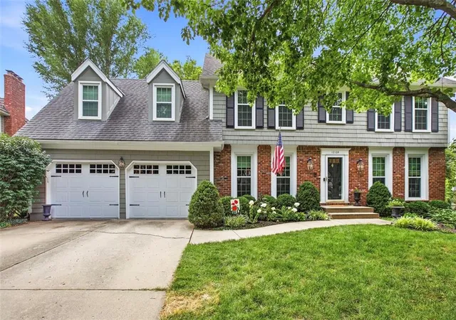 2nd image of 12104 Ballentine St, Overland Park, KS 66213 | MLS# 2632809