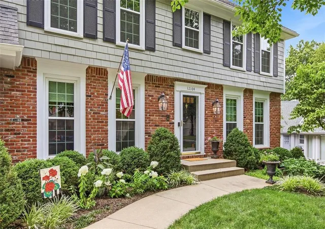 Photo 3 of Sale Pending at 12104 Ballentine St, Overland Park, KS 66213 | MLS# 2632809 | Listing updated on 2026-07-28