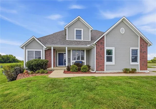 1st image of 4962 W 351St St, Louisburg, KS 66053 | MLS# 2632812